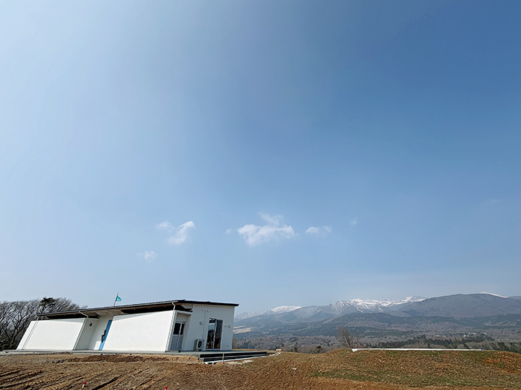 ホワイトを基調にしたモダンデザインの外観が目印