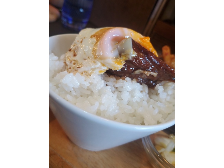 角煮もやはりライスの上が似合います