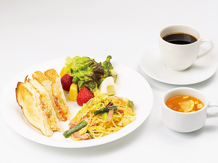 「春のよくばりプレート」（1,530円・店内飲食税込1,683円）