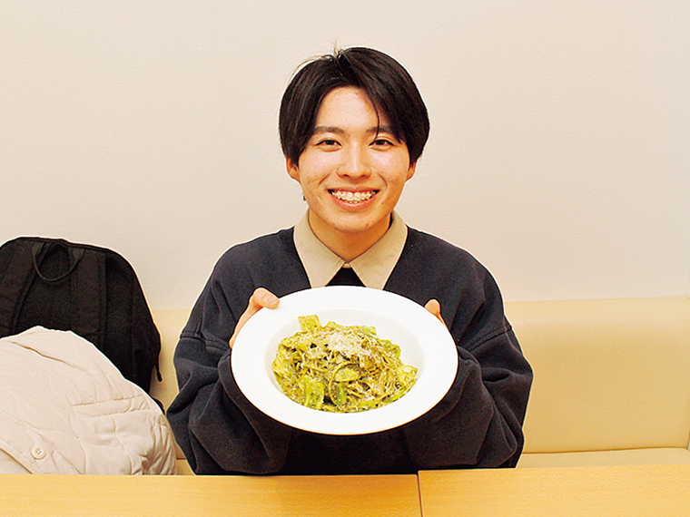 「選べるソースの1つ「バジルソース」は、爽やかなハーブが香る本格派！」by.尊