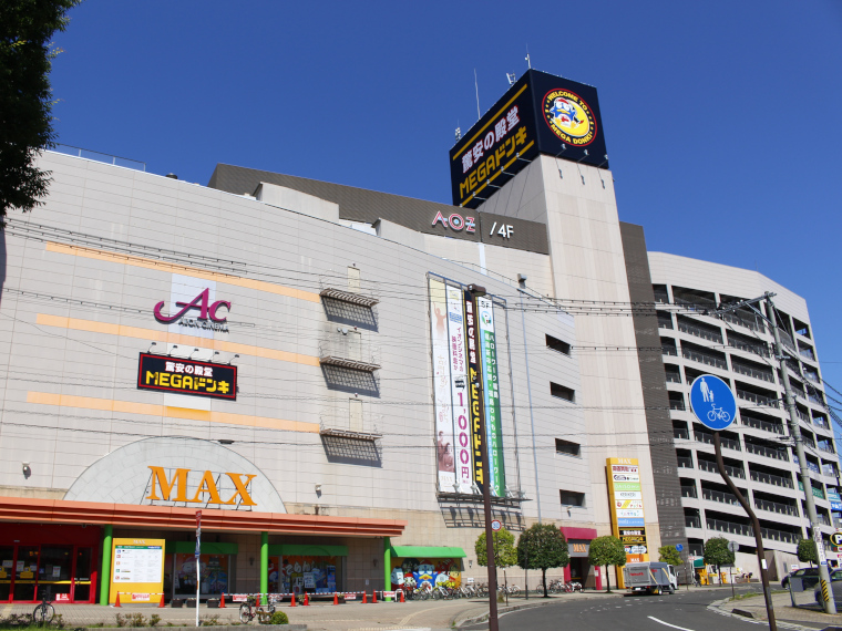 飯坂線・曽根田駅から徒歩2分。学生から家族まで気軽に利用できる