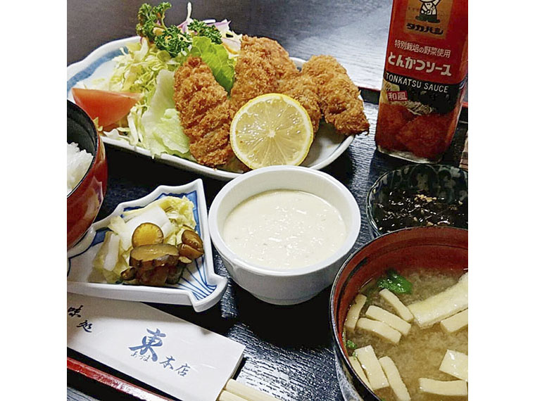 「カキフライ定食」（1,480円）※現在はメニュー内容に変更あり