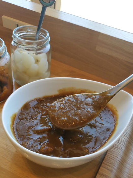 「カレールーだけ小皿で。」（200円）直球な表記に負けないくらいにマイルド