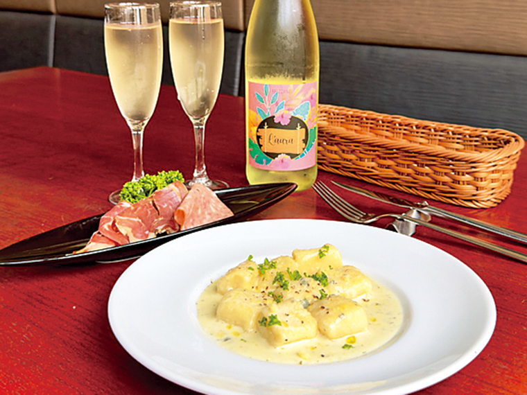 【TRATTORIA BACCANO（バッカーノ）】ふたりで楽しむワイン＆前菜セット（2名分・2,600円）