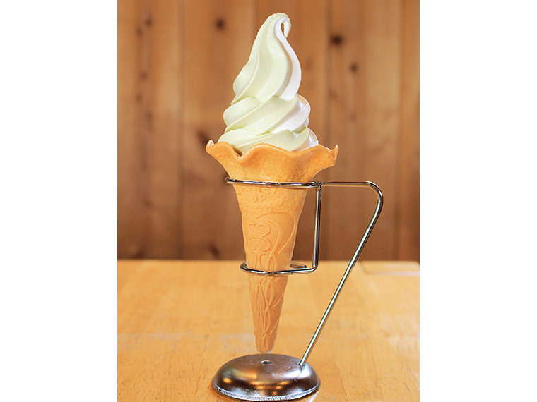「佐原わさびミックス」コーン・カップ（500円）／ミニワッフル（450円）