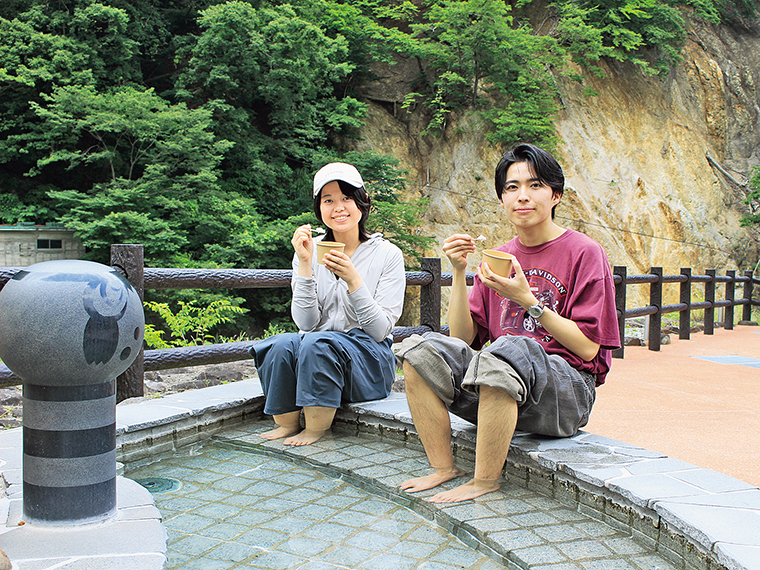 「まさに暑い夏にぴった りの場所！豊かな自然に囲まれていて、とても癒やされました」by.春奈　「澄んだ空気に包まれて心身ともに浄化された気分。サクッと散策できておすすめです」by.尊