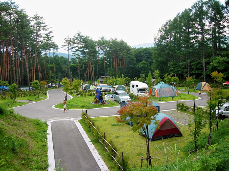 敷地内にオートキャンプ場もあり