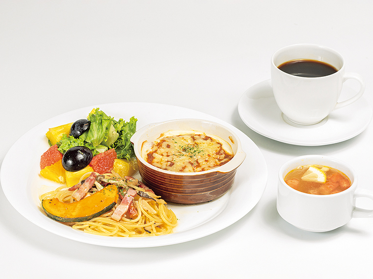「秋のよくばりプレート（写真はペペロンチーノ）」（1,530円・店内飲食税込1,683円）