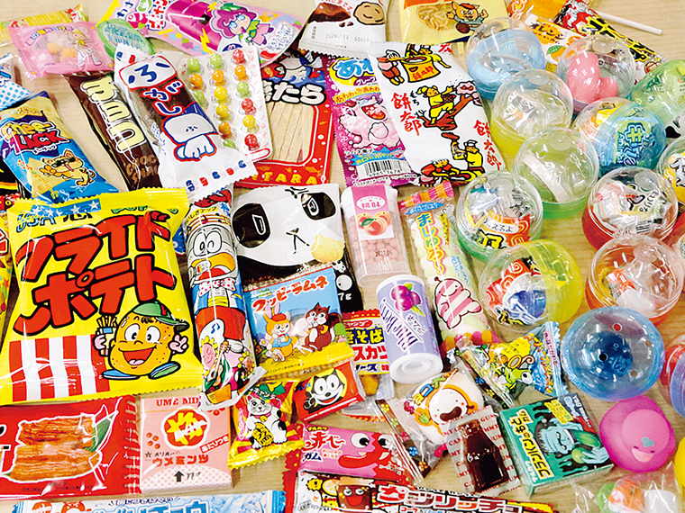 茶屋「かもしか庵」で七五三の子どもにプレゼントされるお菓子やおもちゃ