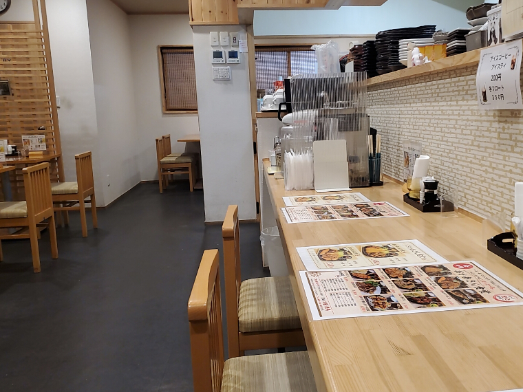 居心地の良いきれいで明るい店内