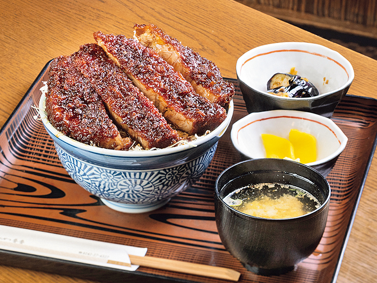 「特上ソースかつ丼」（2,600円）