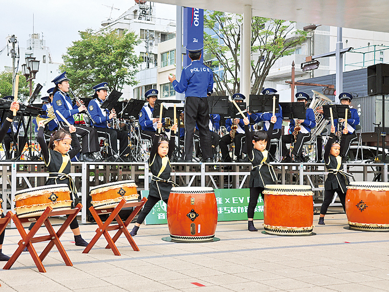 飲食・ハンドメイドブースやキッチ ンカーも出店！音楽と一緒にグルメやショッピングも楽しめる